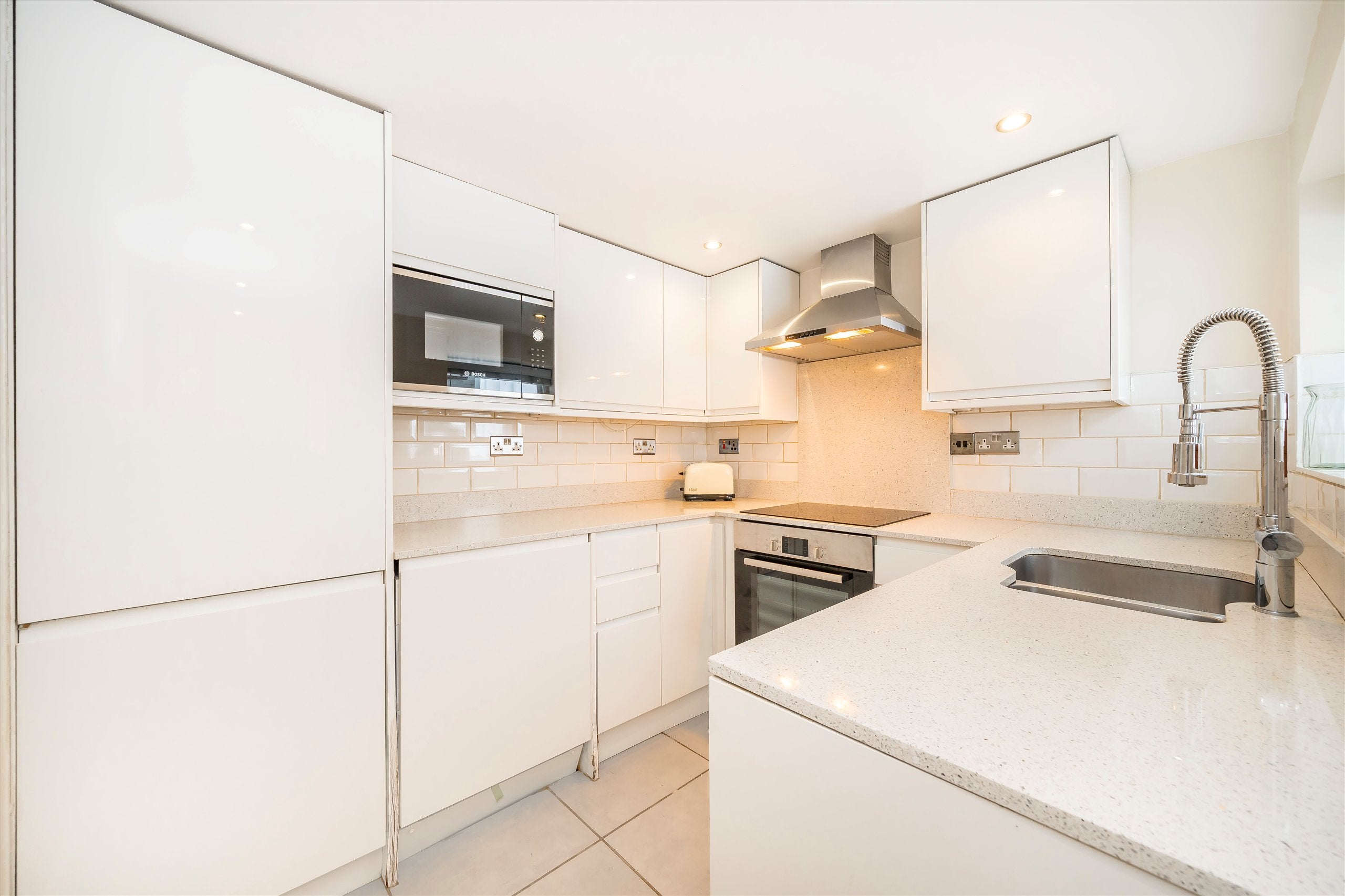 Flat Finborough Road in Greater London