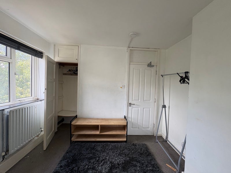 Room Astor Close in Greater London