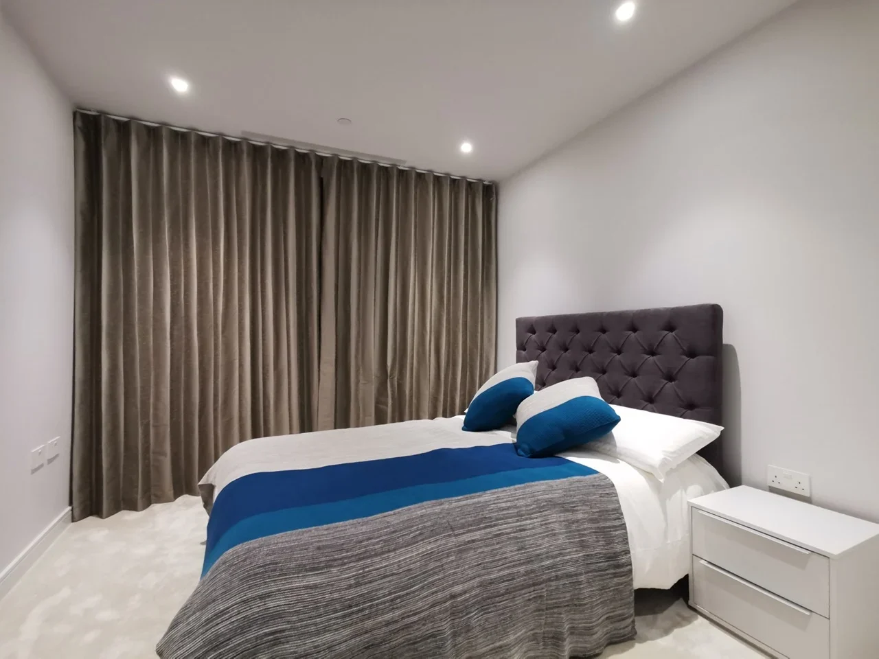 Flat Thurstan Street in Greater London