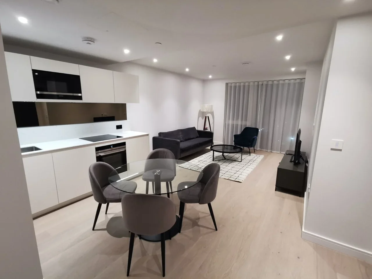 Flat Thurstan Street in Greater London