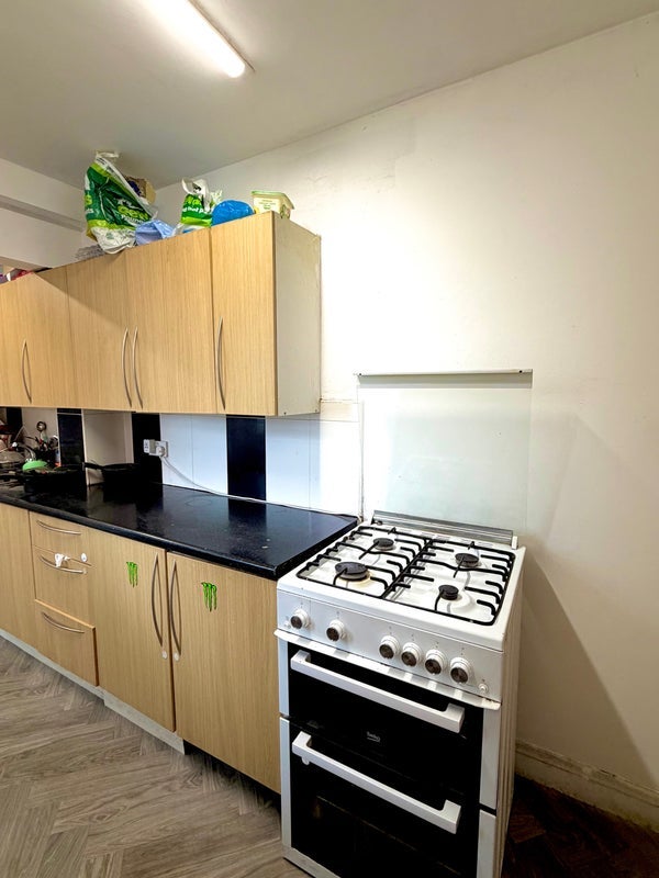 Room Kirkstall Hill in Leeds