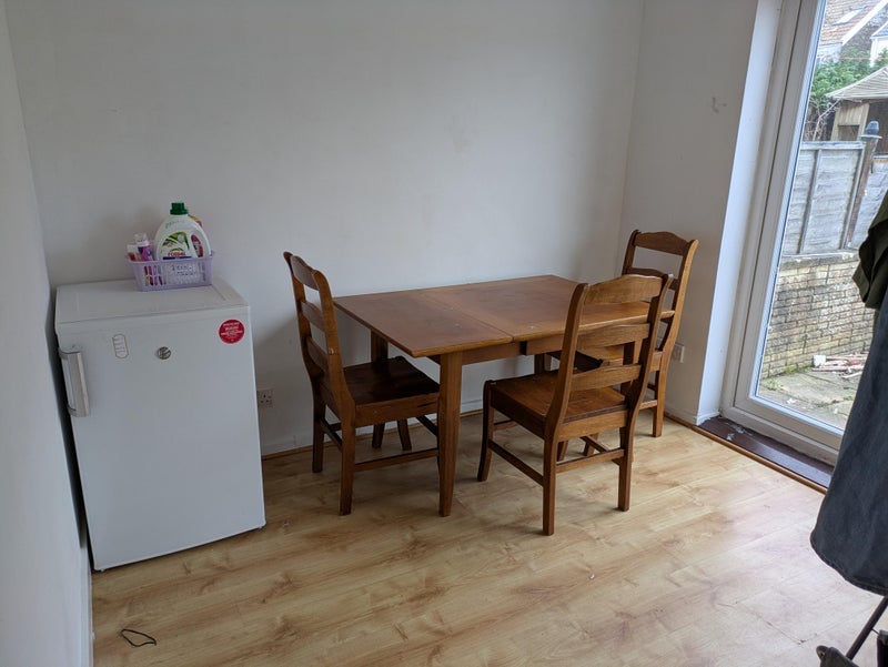 Room Freshland Way in Bristol