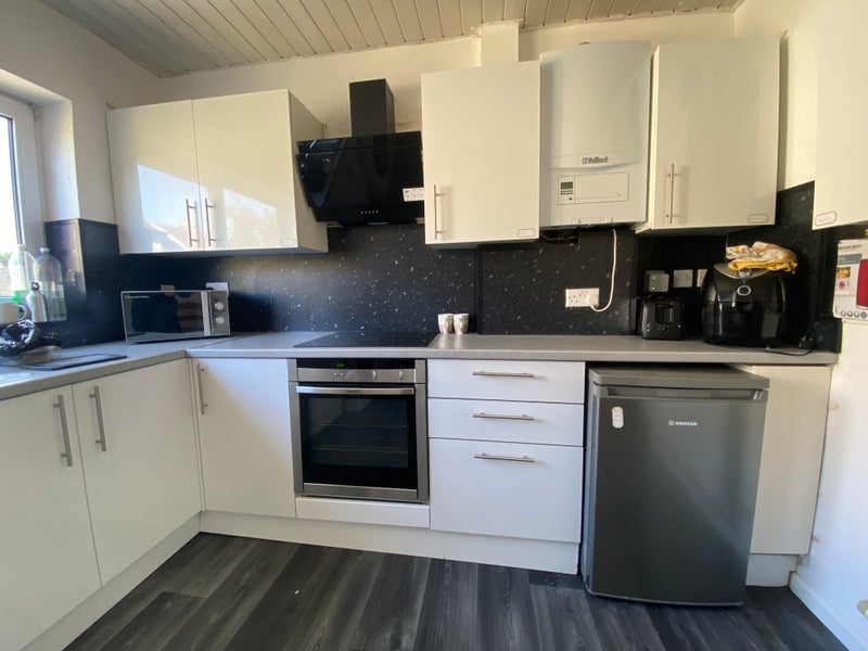 Room Freshland Way in Bristol