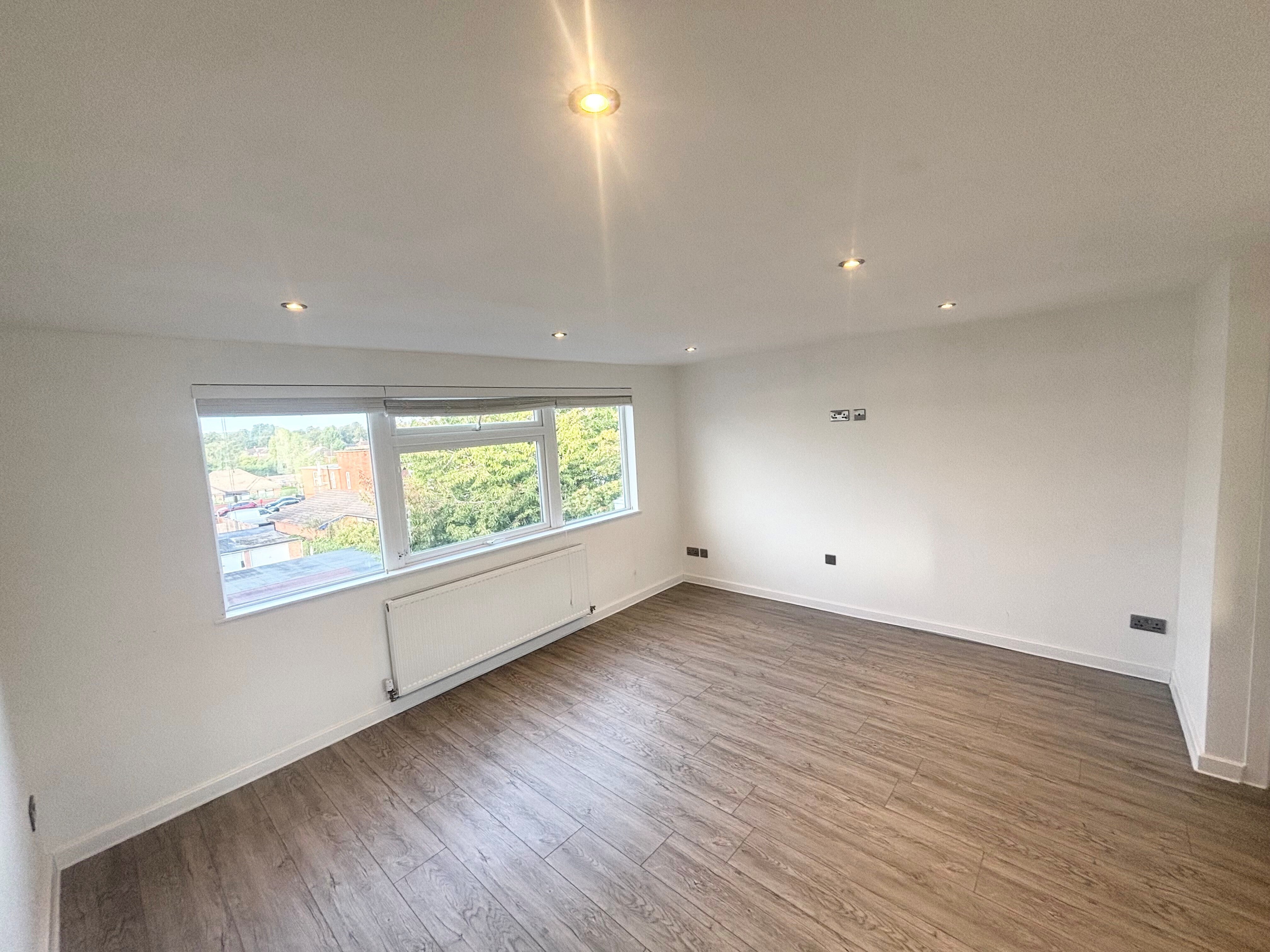 Flat Remburn Gardens in Warwick