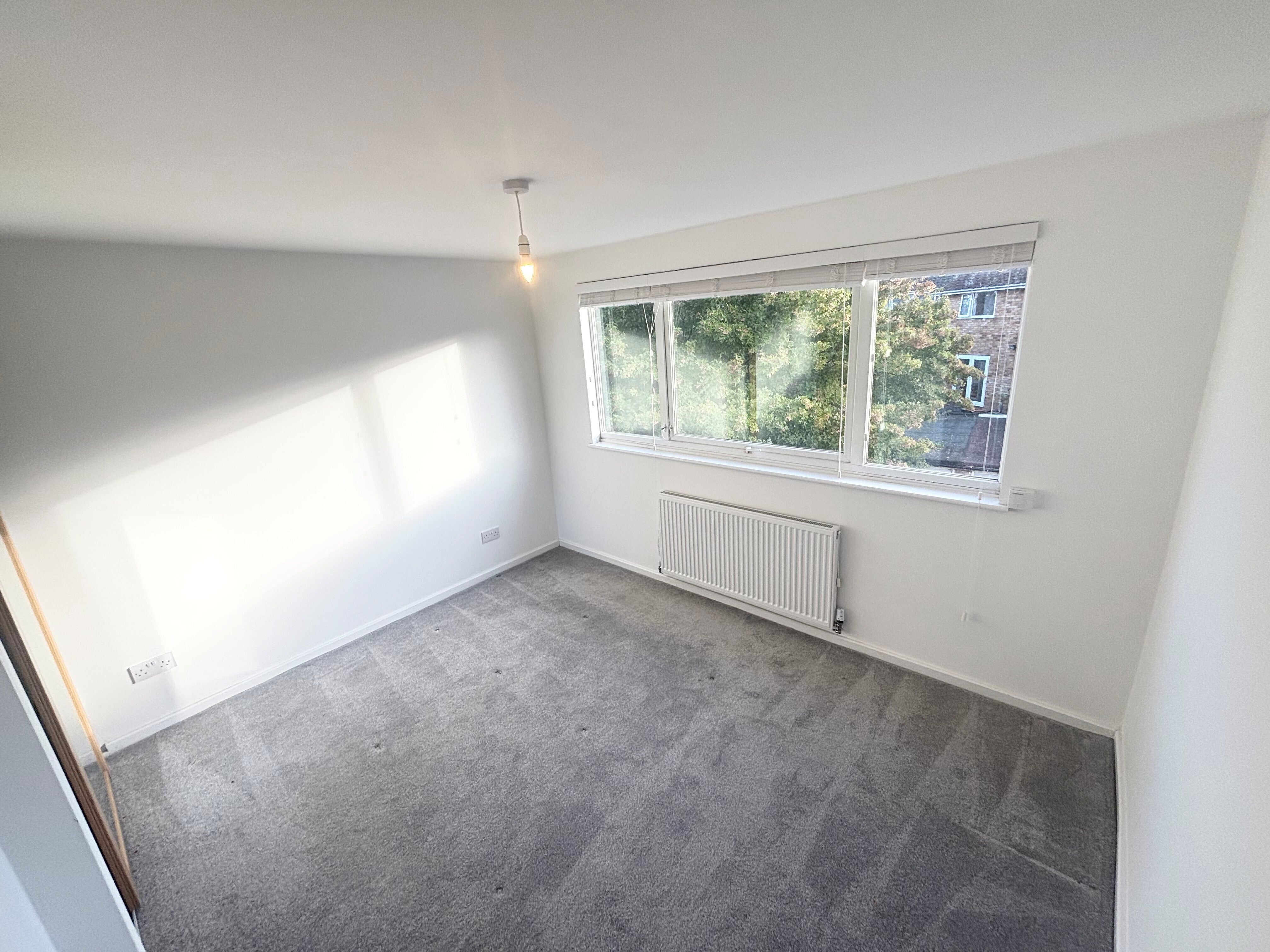 Flat Remburn Gardens in Warwick