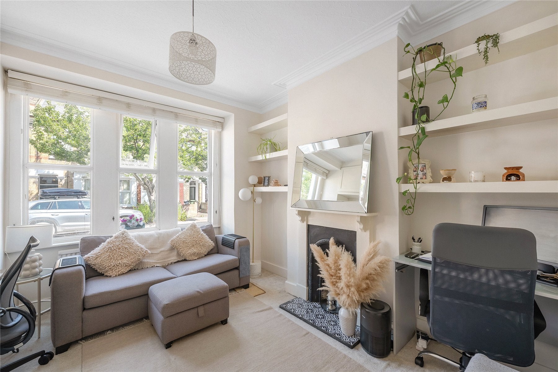 Flat Margate Road in Greater London