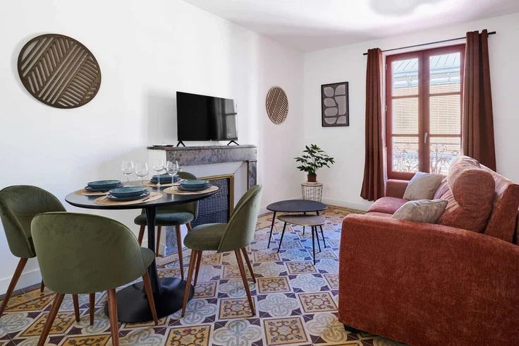 Flat Place Pierre Semard in Béziers