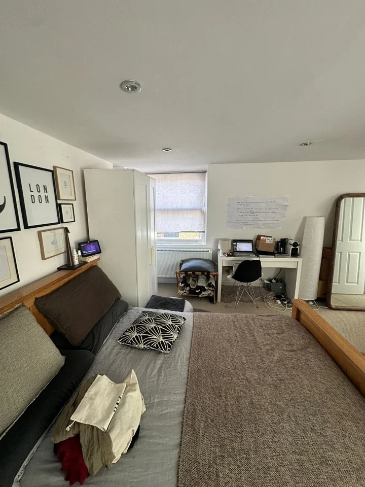 Room Wandsworth Bridge Road in Greater London