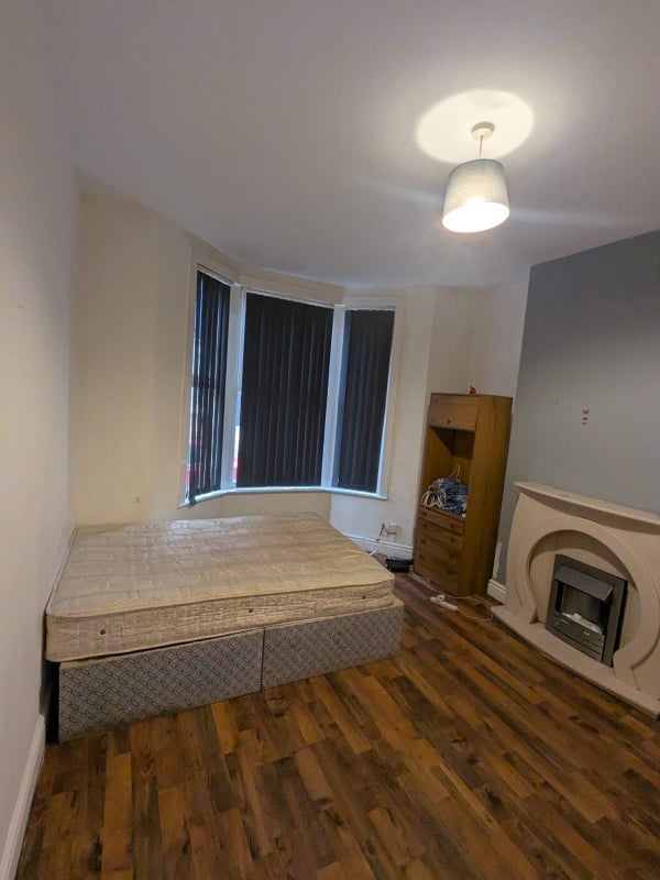 Room Pendennis Street in Liverpool