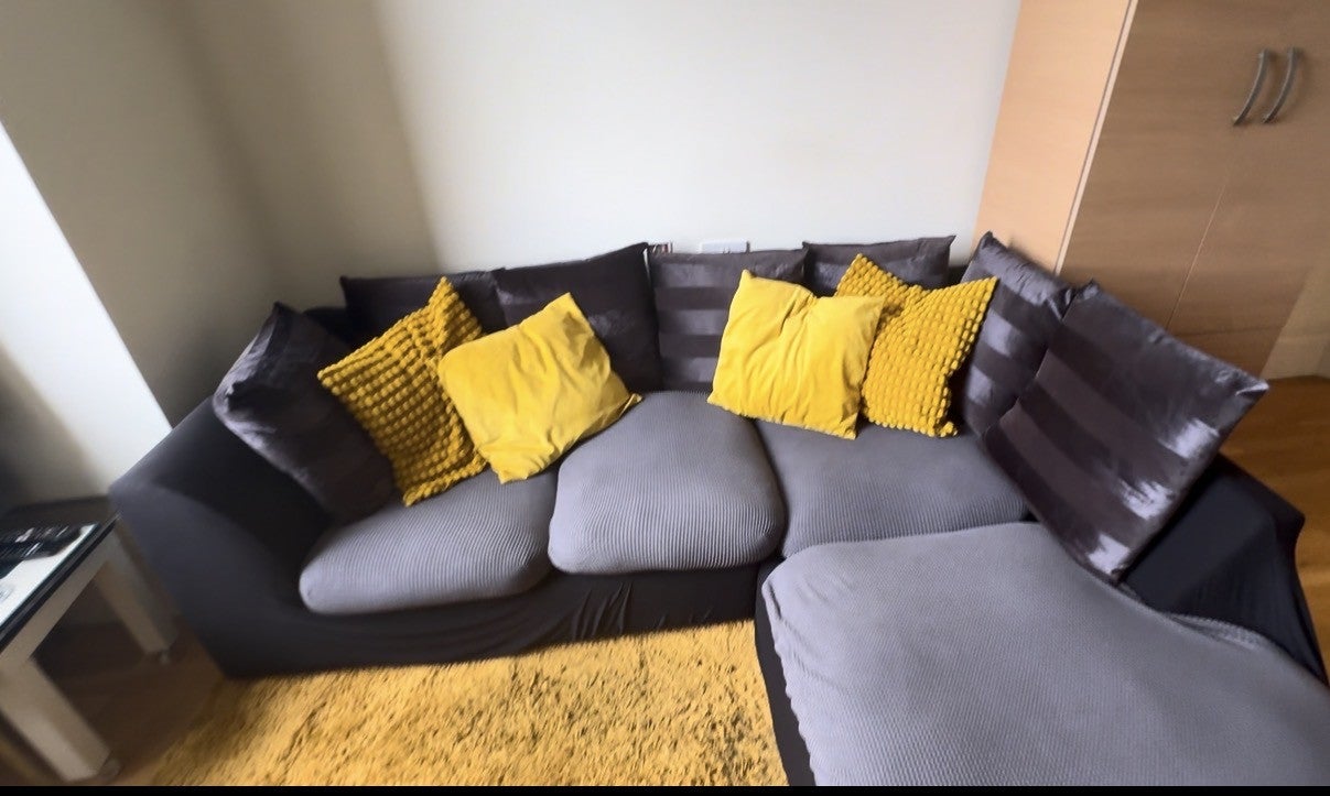 Flat Hatfields in Greater London
