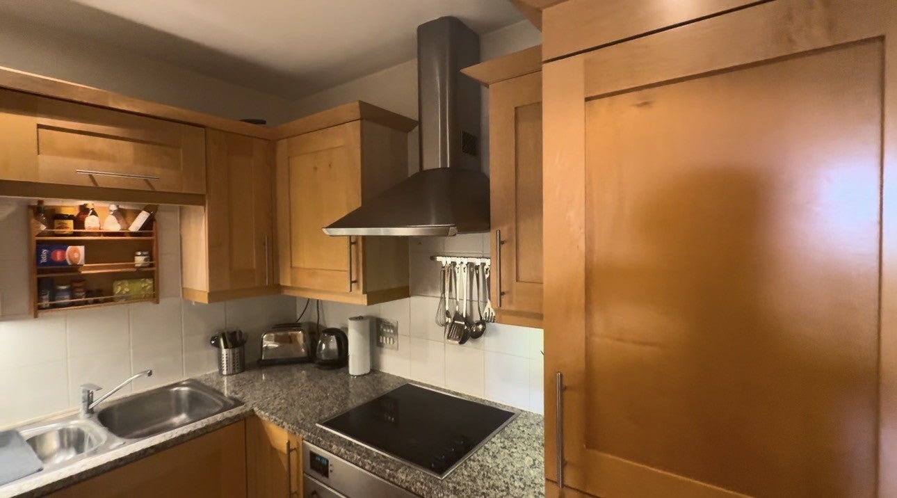 Flat Hatfields in Greater London