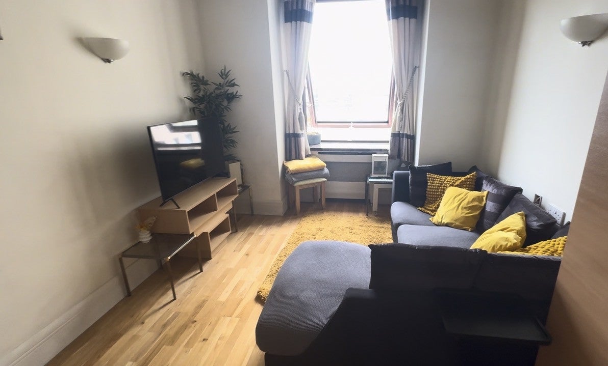 Flat Hatfields in Greater London