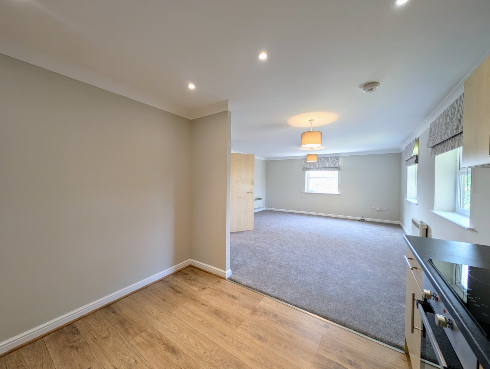 Flat Hayfield Way in Wakefield