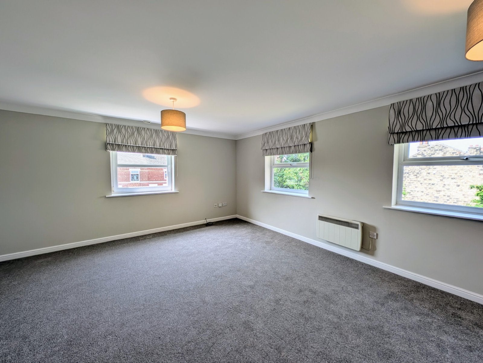 Flat Hayfield Way in Wakefield