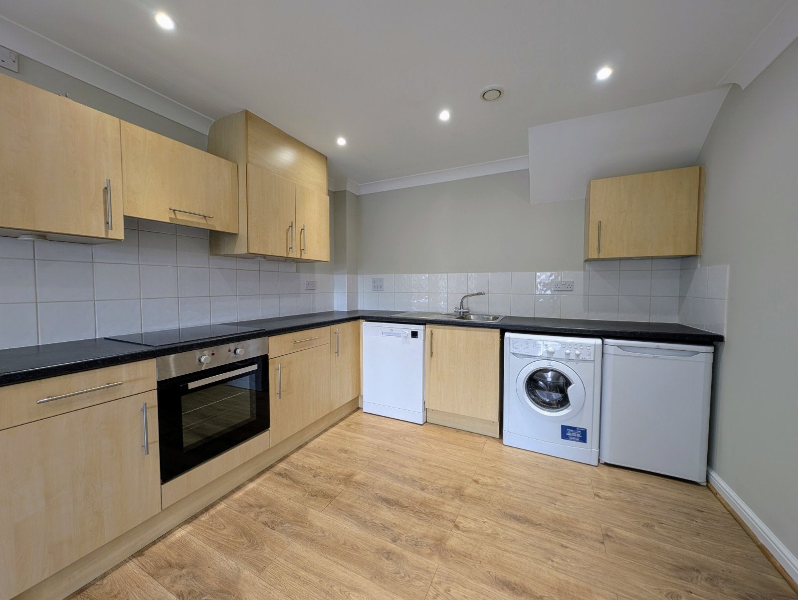 Flat Hayfield Way in Wakefield