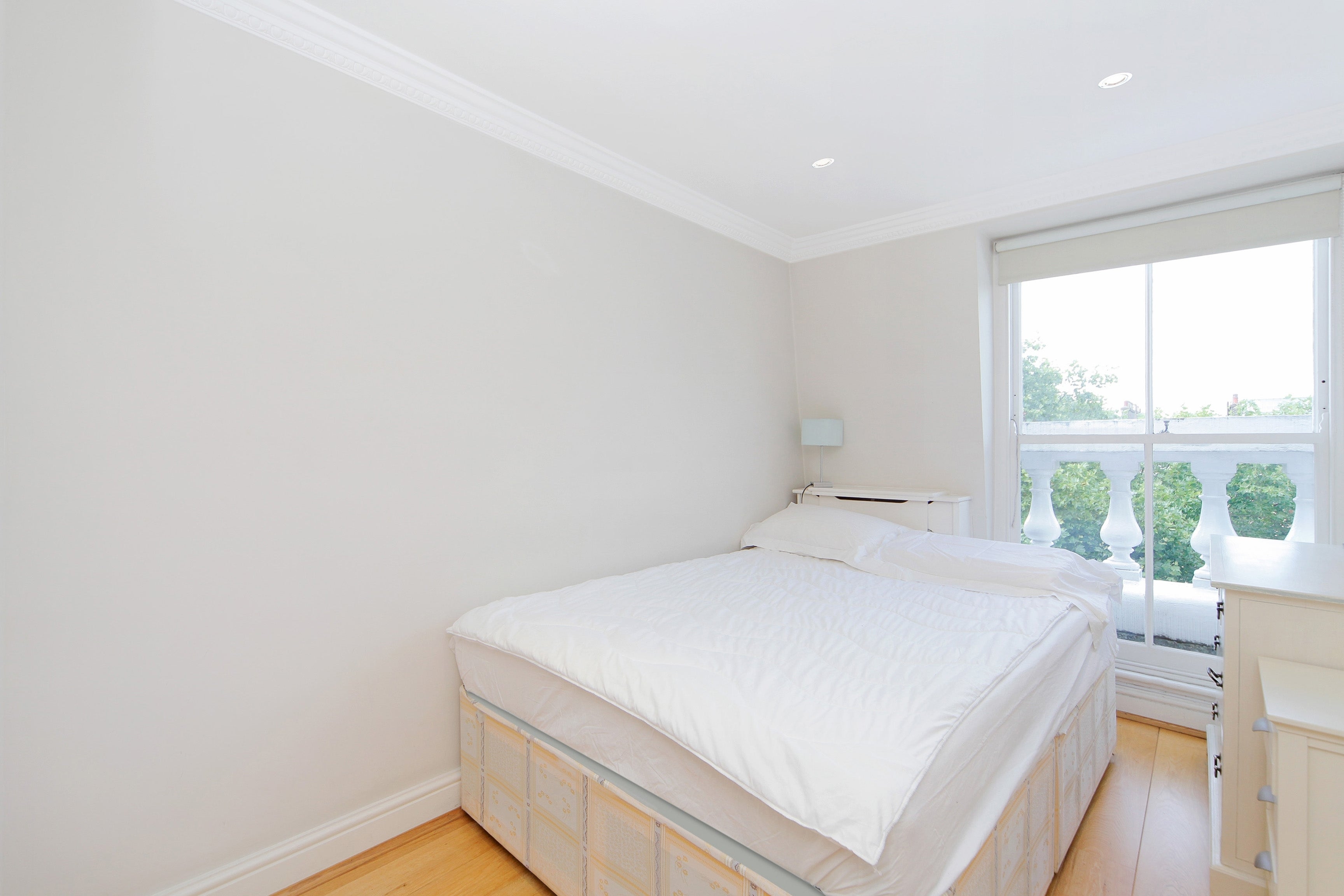 Flat Onslow Mews West in Greater London