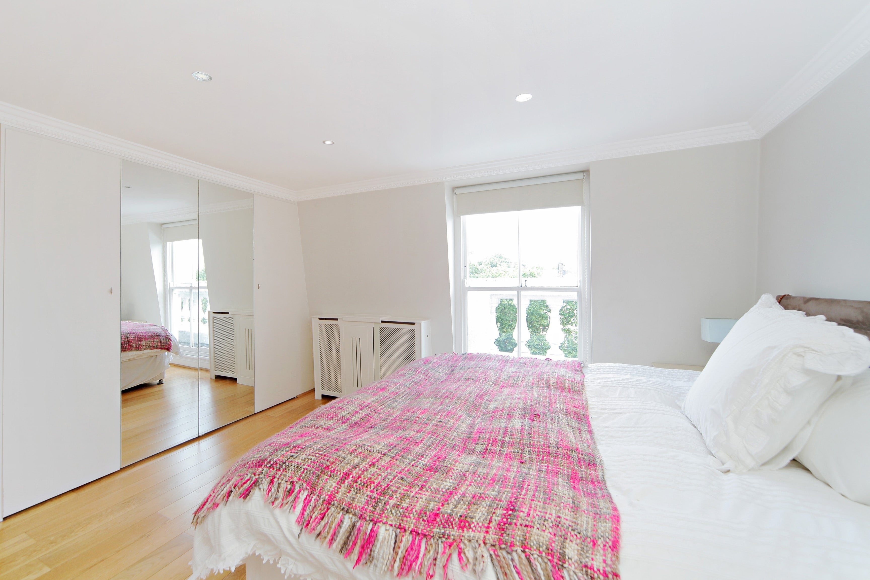 Flat Onslow Mews West in Greater London