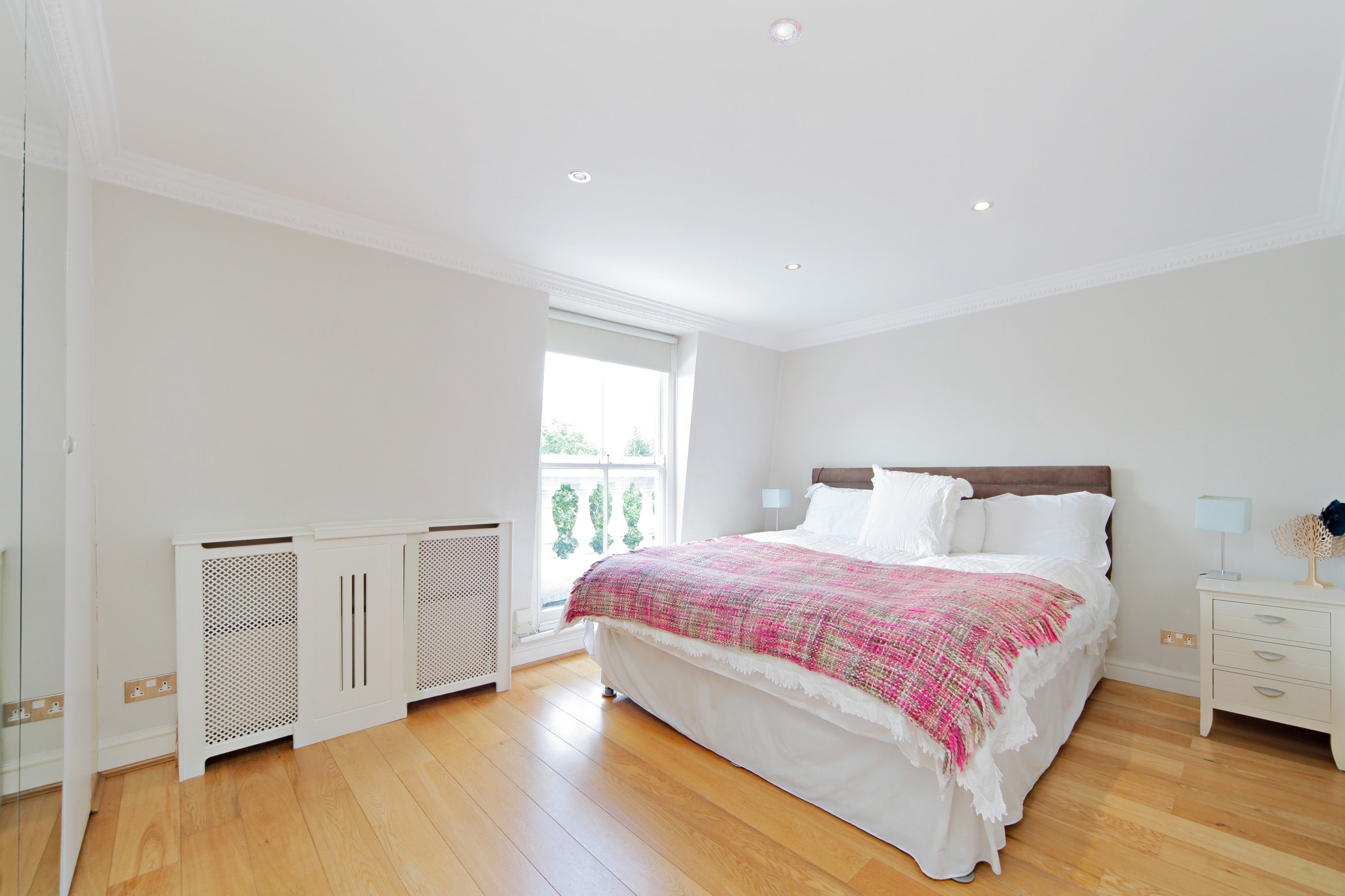 Flat Onslow Mews West in Greater London