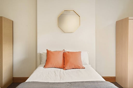 Room Randolph Avenue in City of Westminster