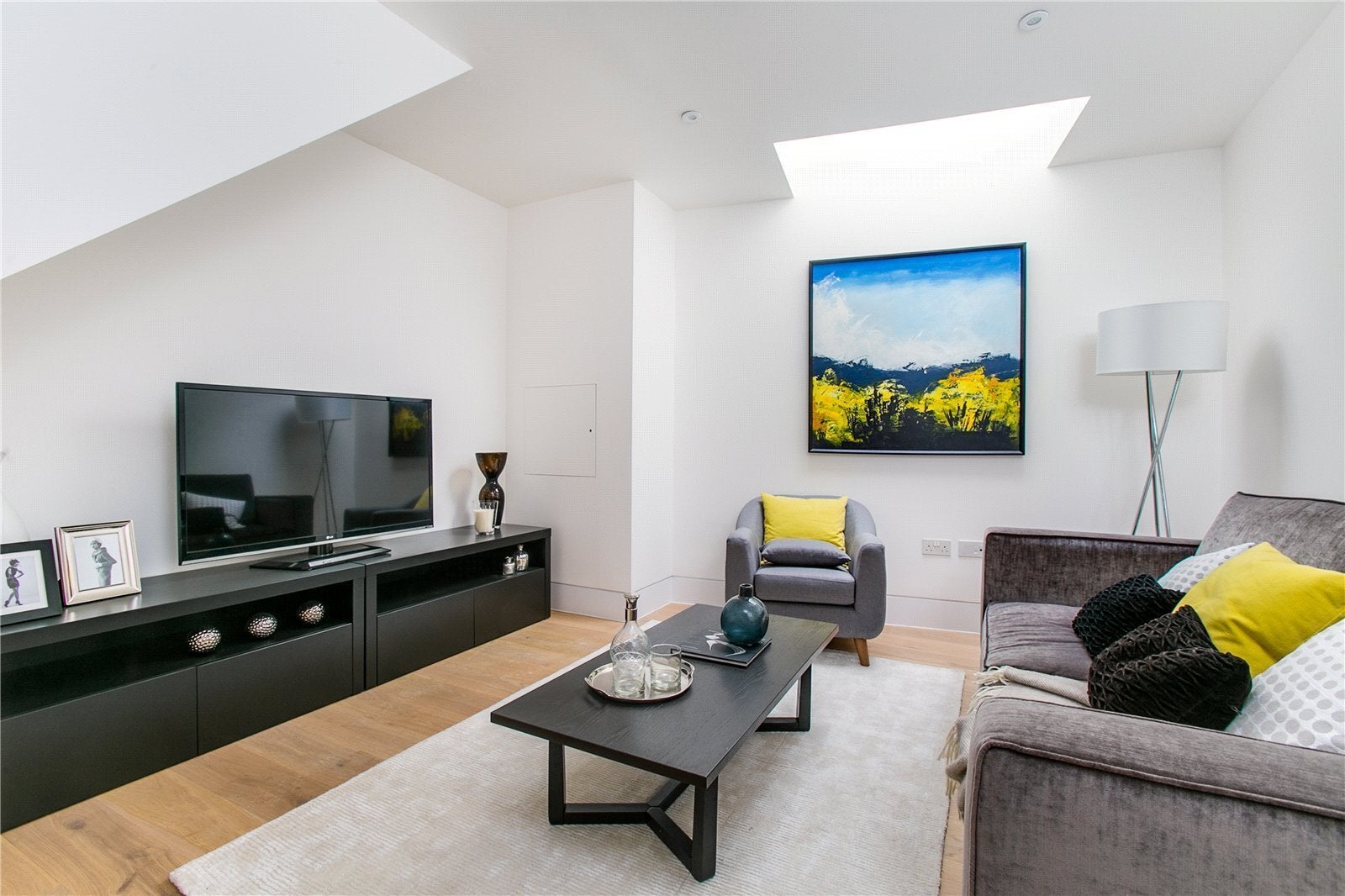 Flat Fulham High Street in Greater London