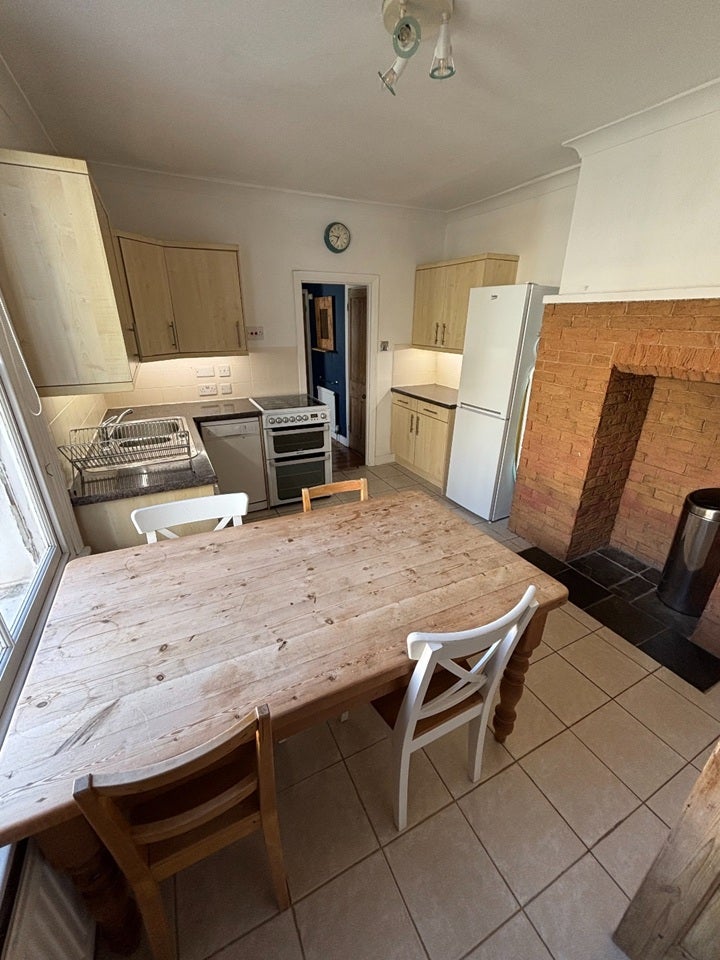 Flat Penwith Road in Greater London