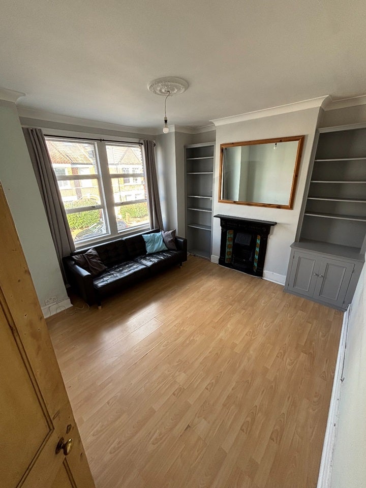 Flat Penwith Road in Greater London