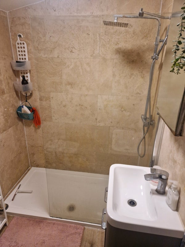 Room Centurion Close in Greater London