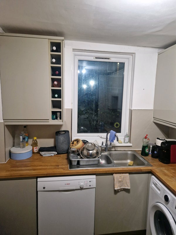 Room Centurion Close in Greater London