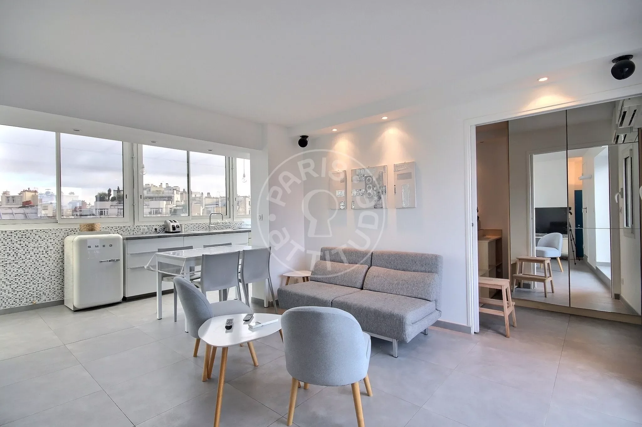 Flat Rue de Courcelles in Paris