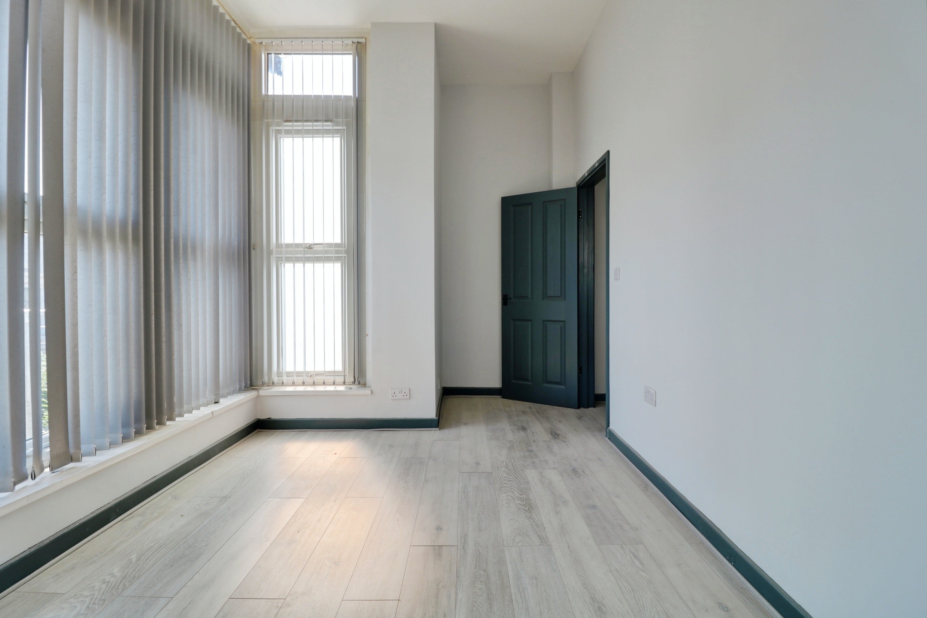Flat Fowler Close in Southend-on-Sea