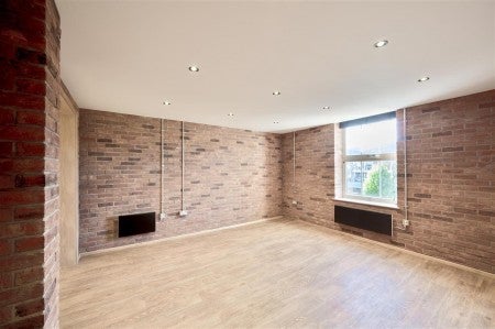 Flat Lordswood Road in Birmingham