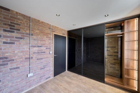 Flat Lordswood Road in Birmingham