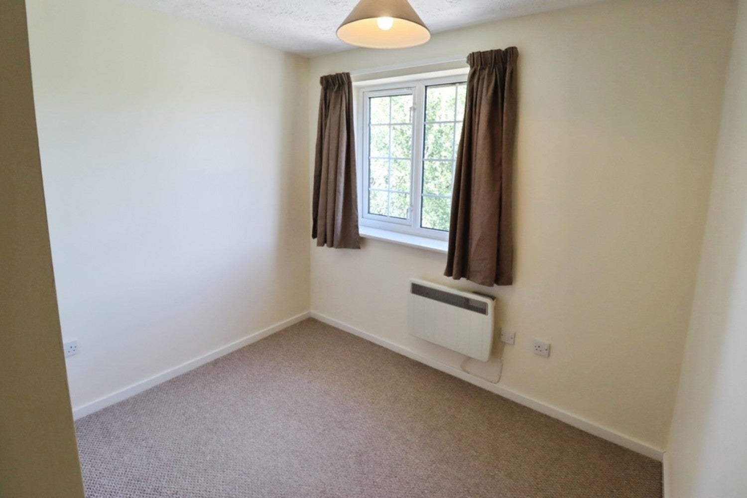 Flat Denham Close in West Suffolk