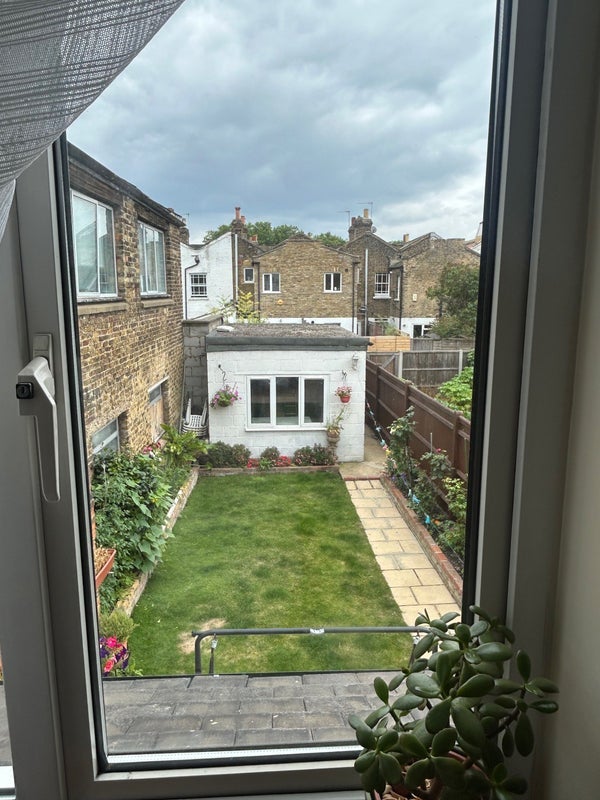 Room Smeaton Road in Greater London