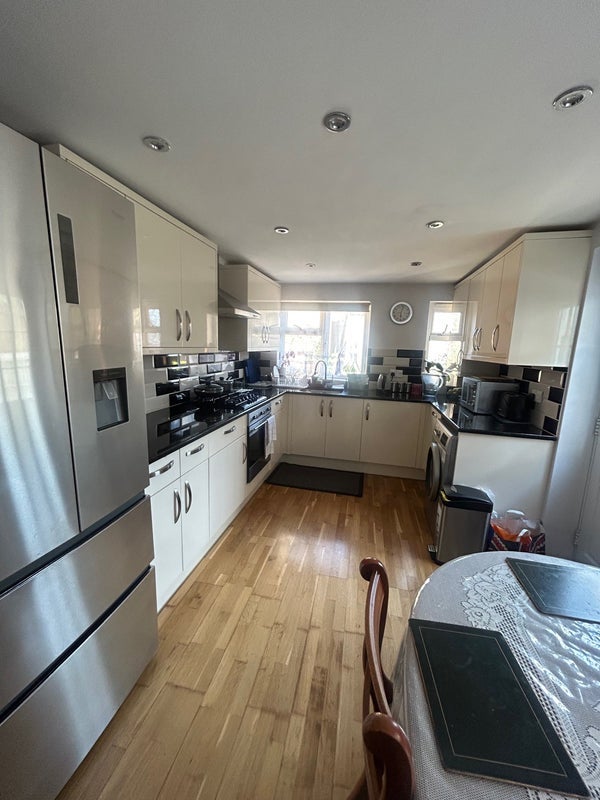 Room Smeaton Road in Greater London