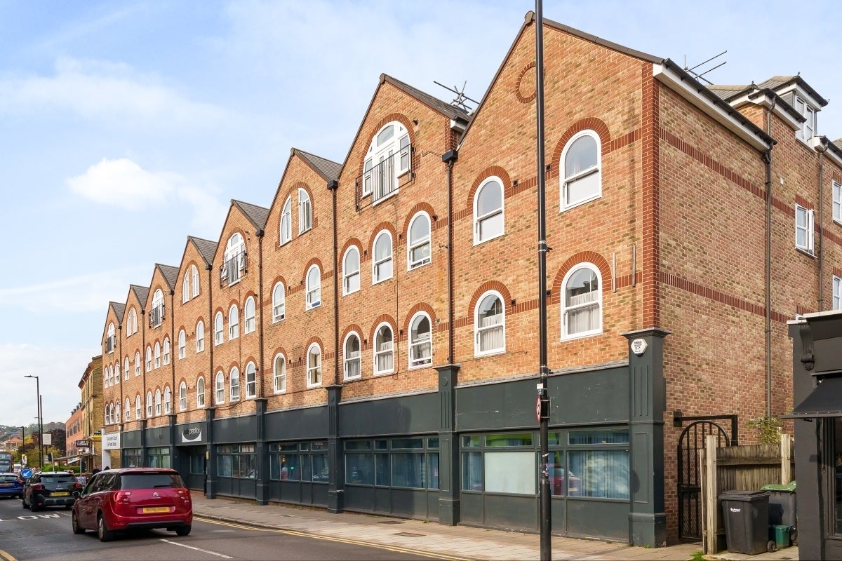 Flat Park Road in Greater London