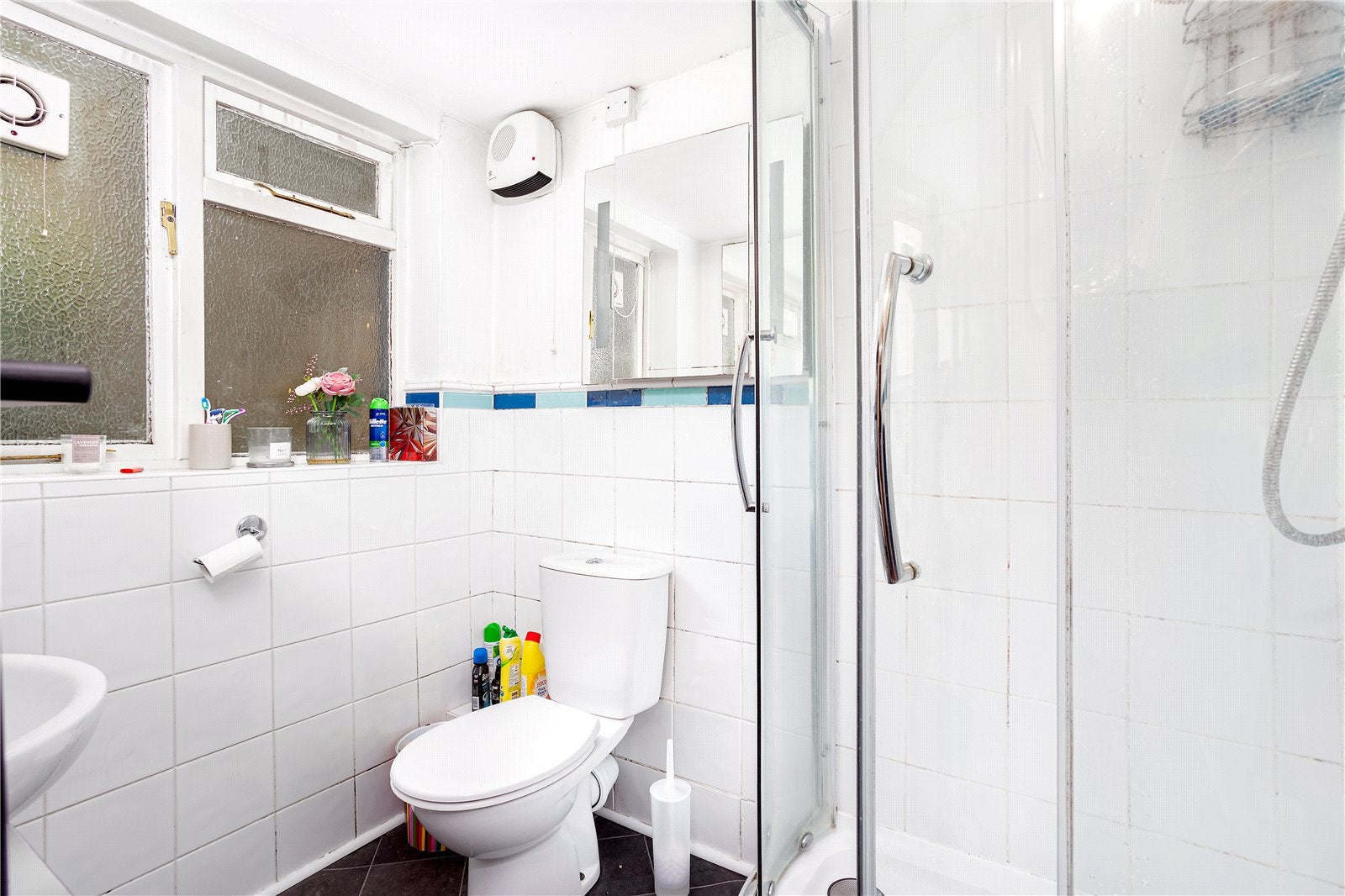 Flat Mayflower Road in Greater London