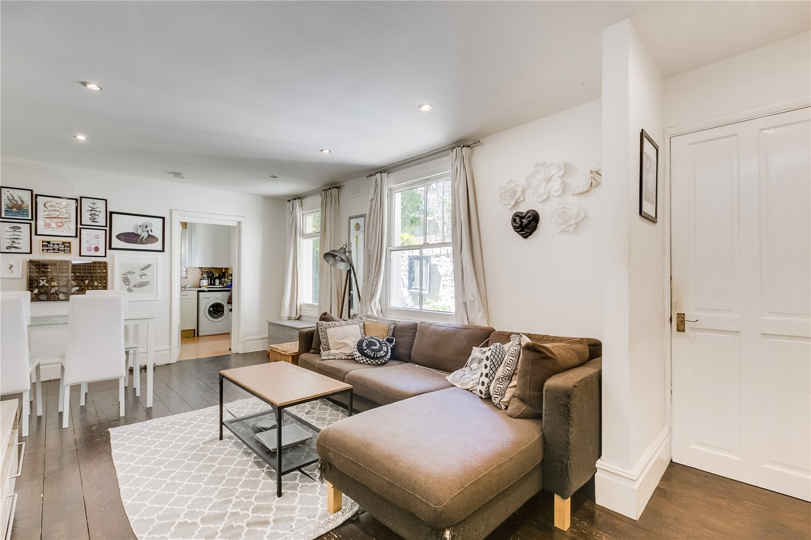 Flat Mayflower Road in Greater London