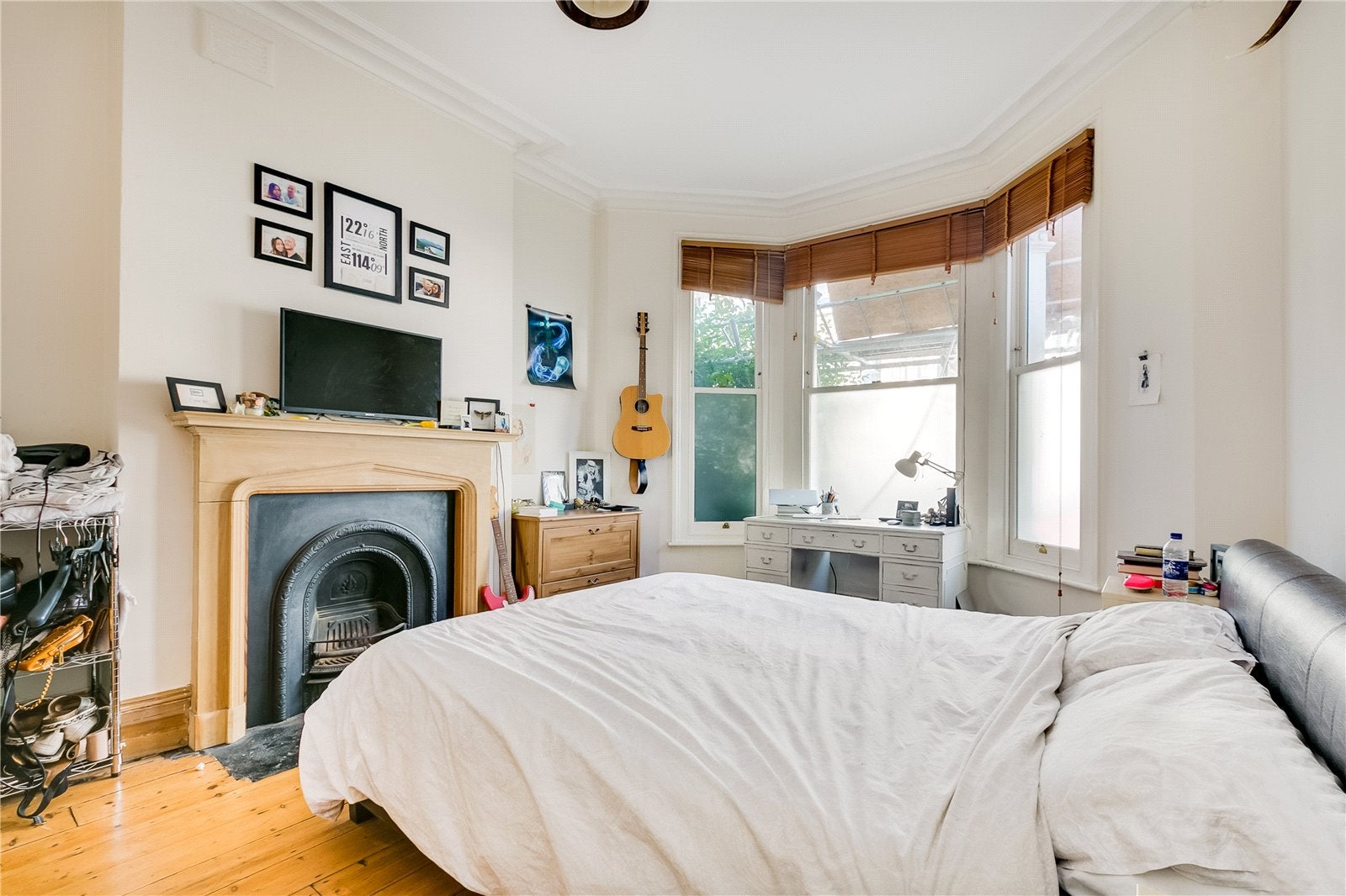 Flat Mayflower Road in Greater London
