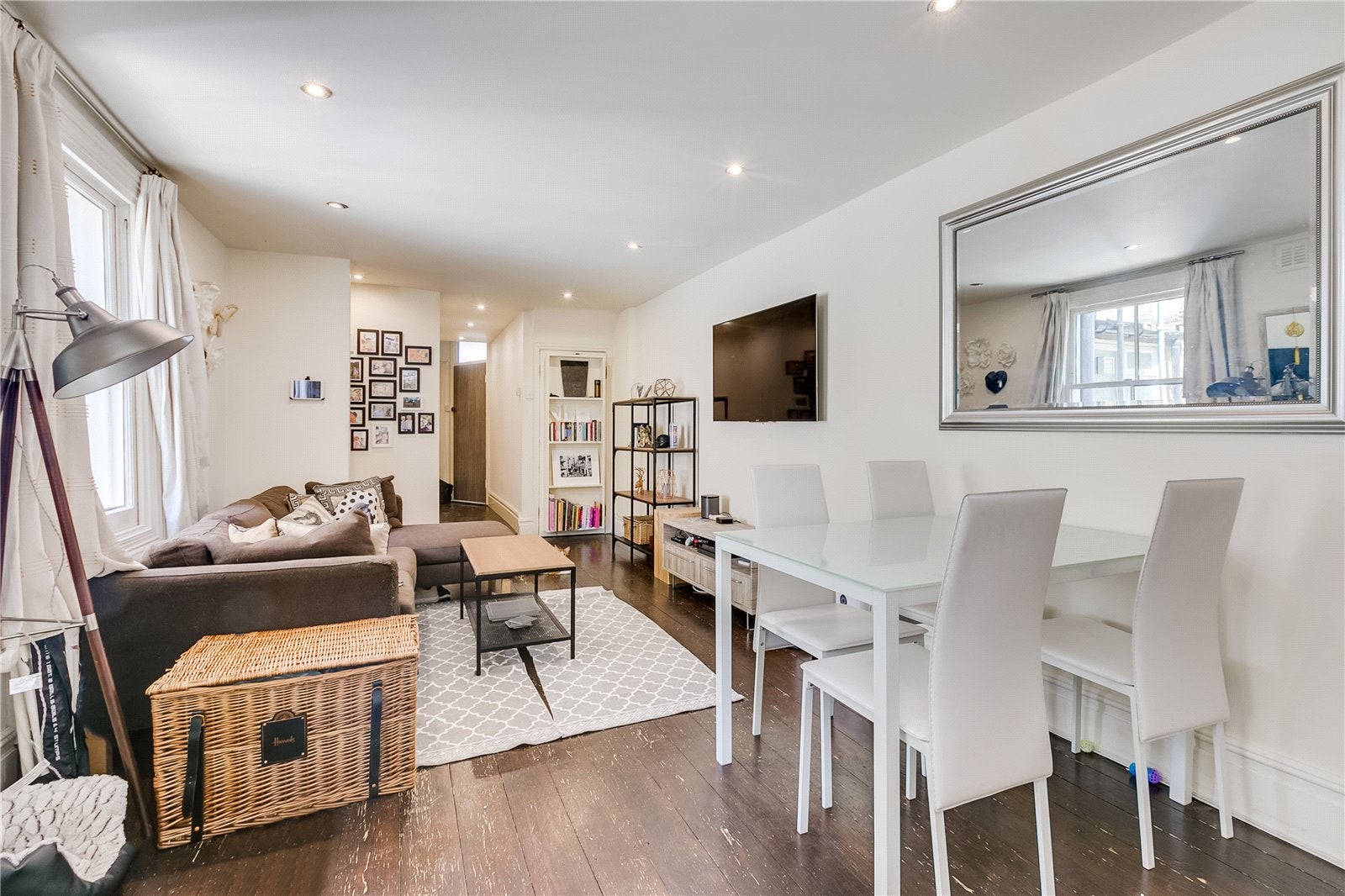Flat Mayflower Road in Greater London