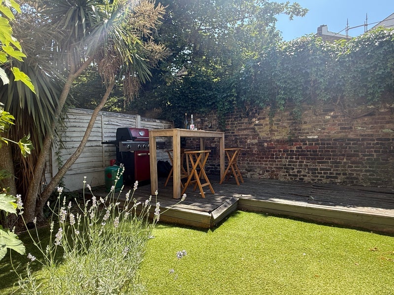 House Beatty Road in Greater London