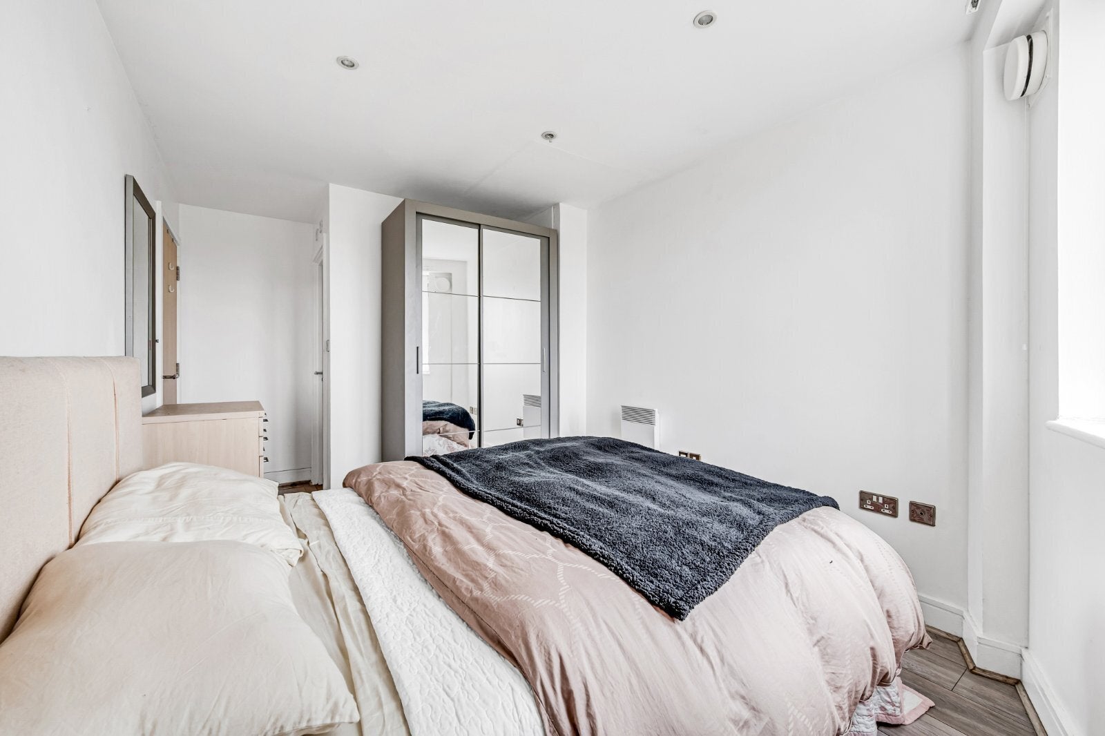 Flat Marlborough Road in Greater London