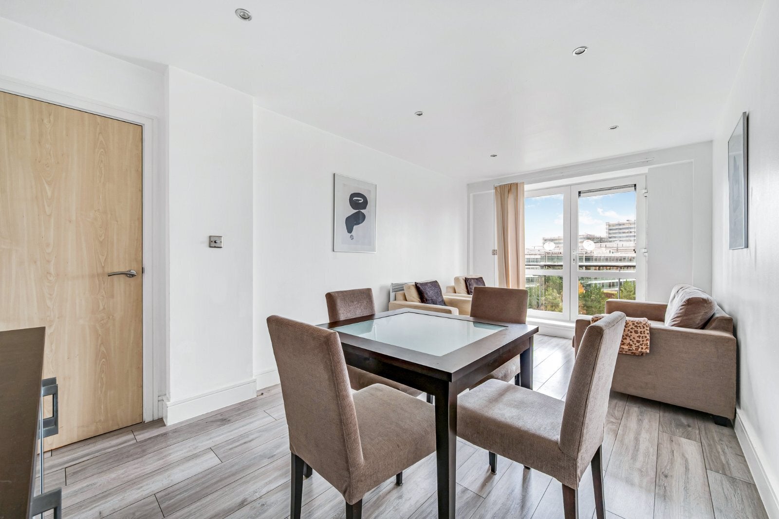Flat Marlborough Road in Greater London