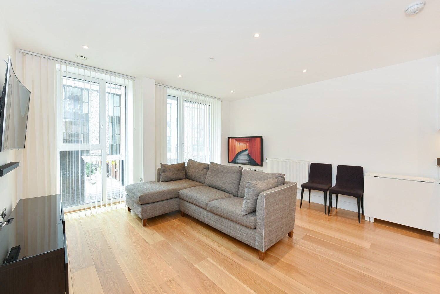 Flat Caxton Street North in Greater London