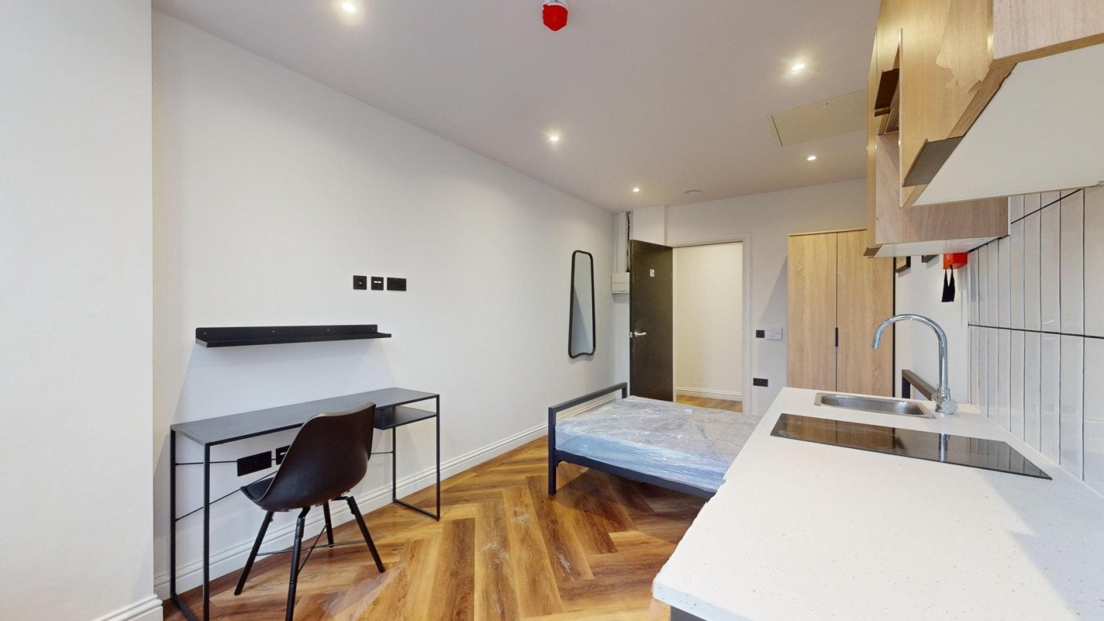 Room Thurloe Street in Manchester