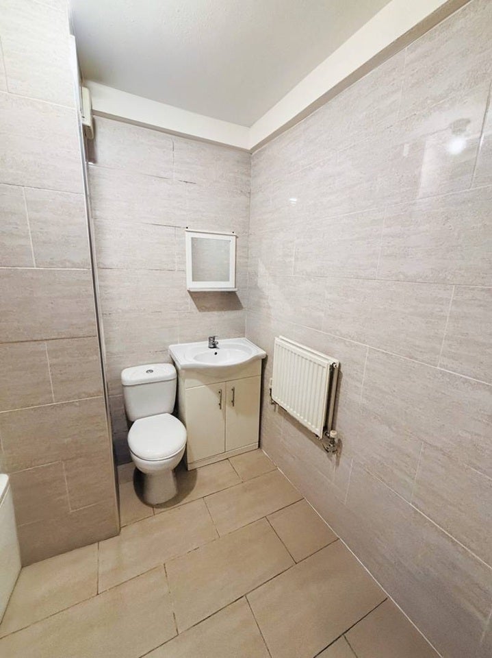 Room Haberdasher Street in Greater London