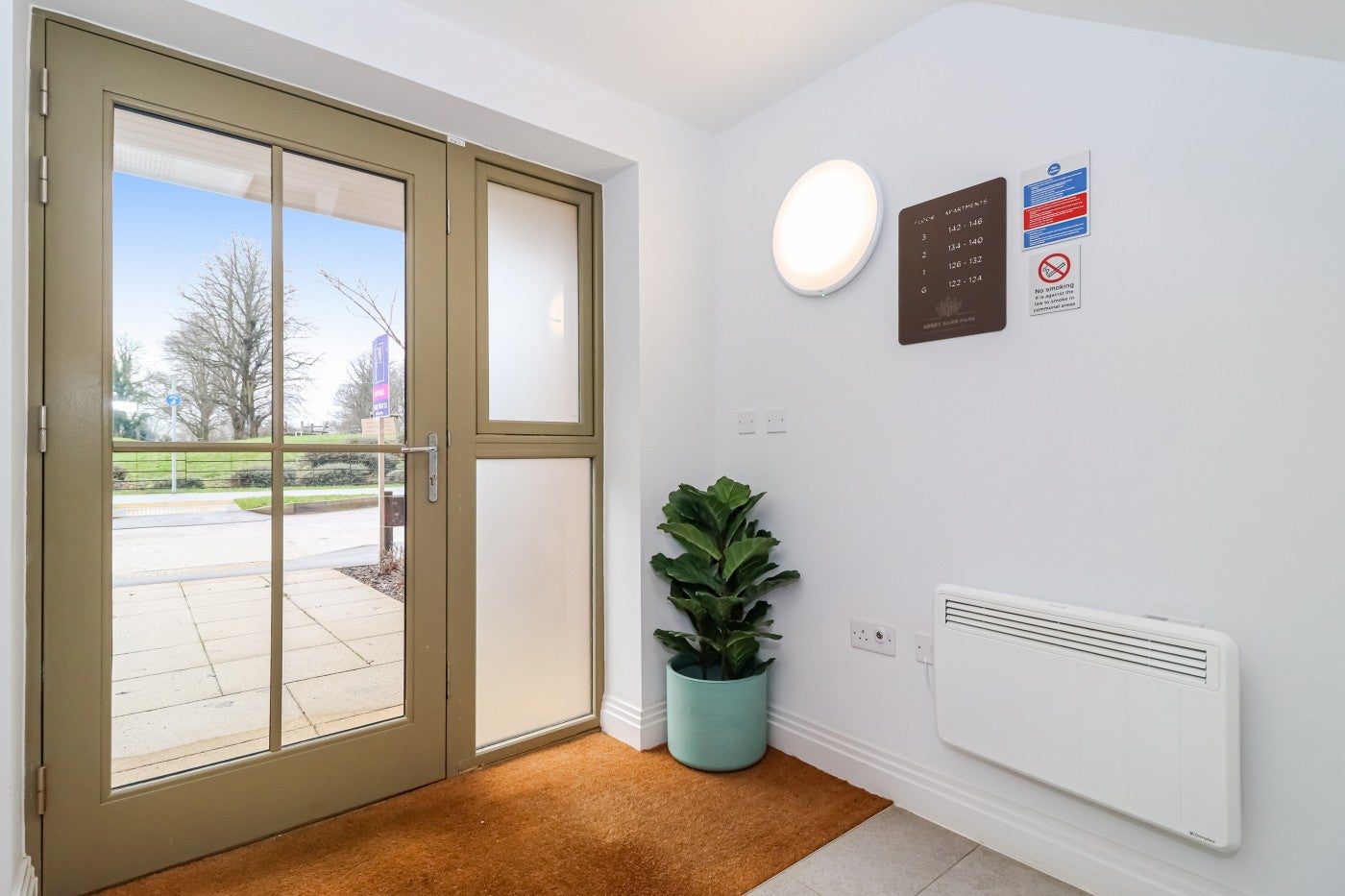 Flat Aspen Road in High Wycombe