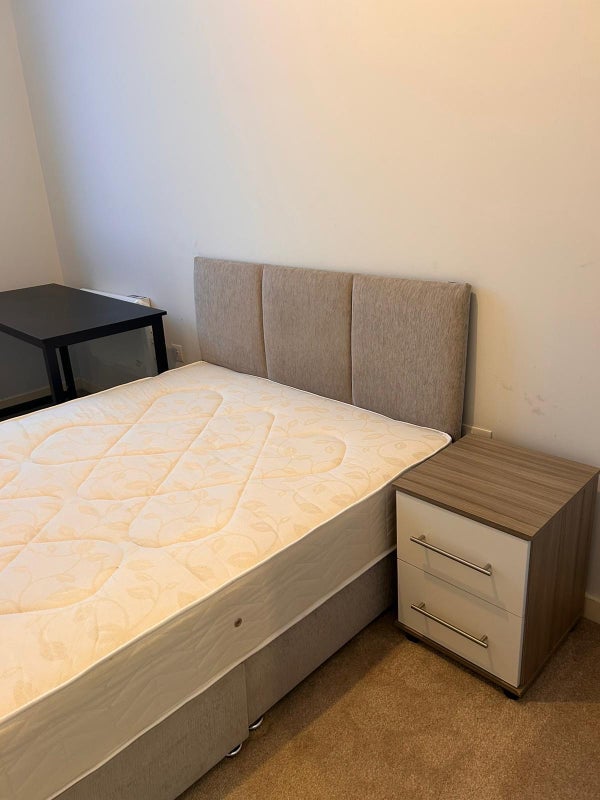 Room New York Road in Leeds
