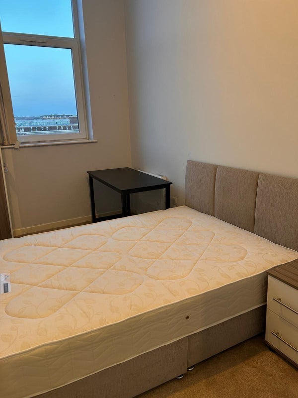 Room New York Road in Leeds