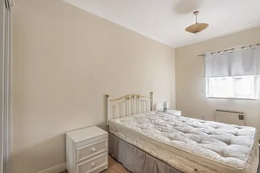 Flat Randall Close in Greater London